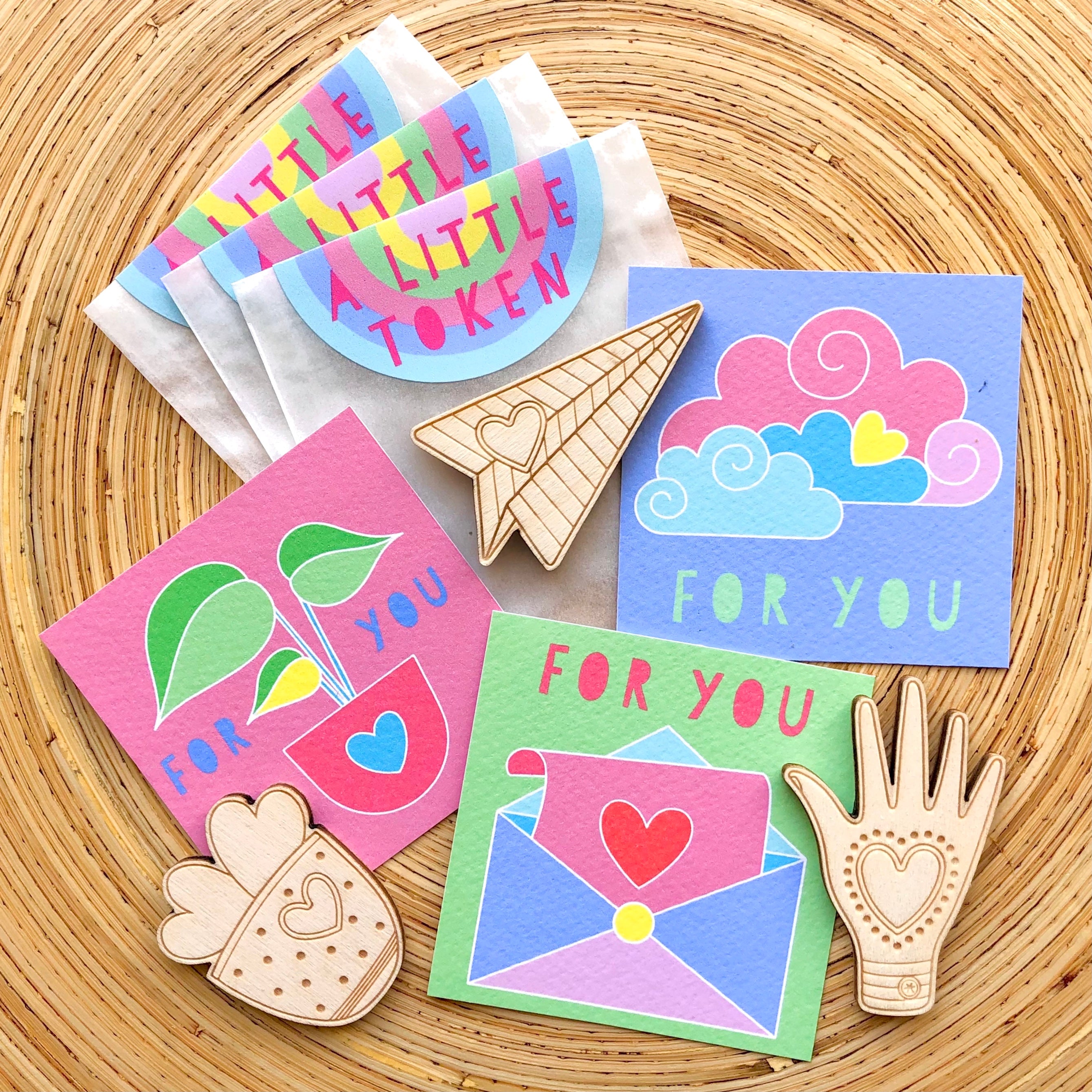Paper Plane Wooden Token With Mini Illustrated Card