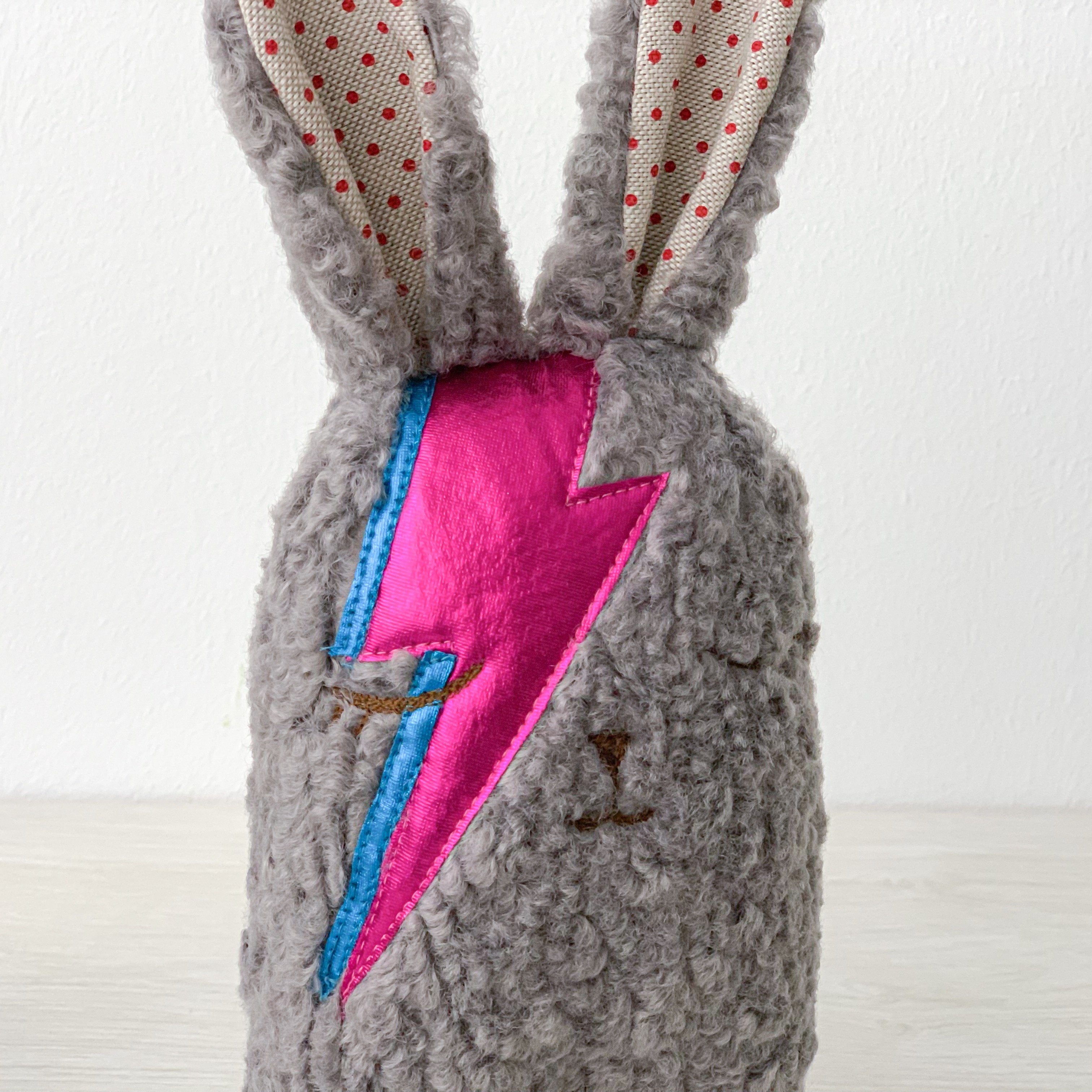 Guadalupe Creations - Bouncy Bowie (Grey) - MIMI+MARTHA