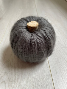 Yarn Pumpkin - Graphite