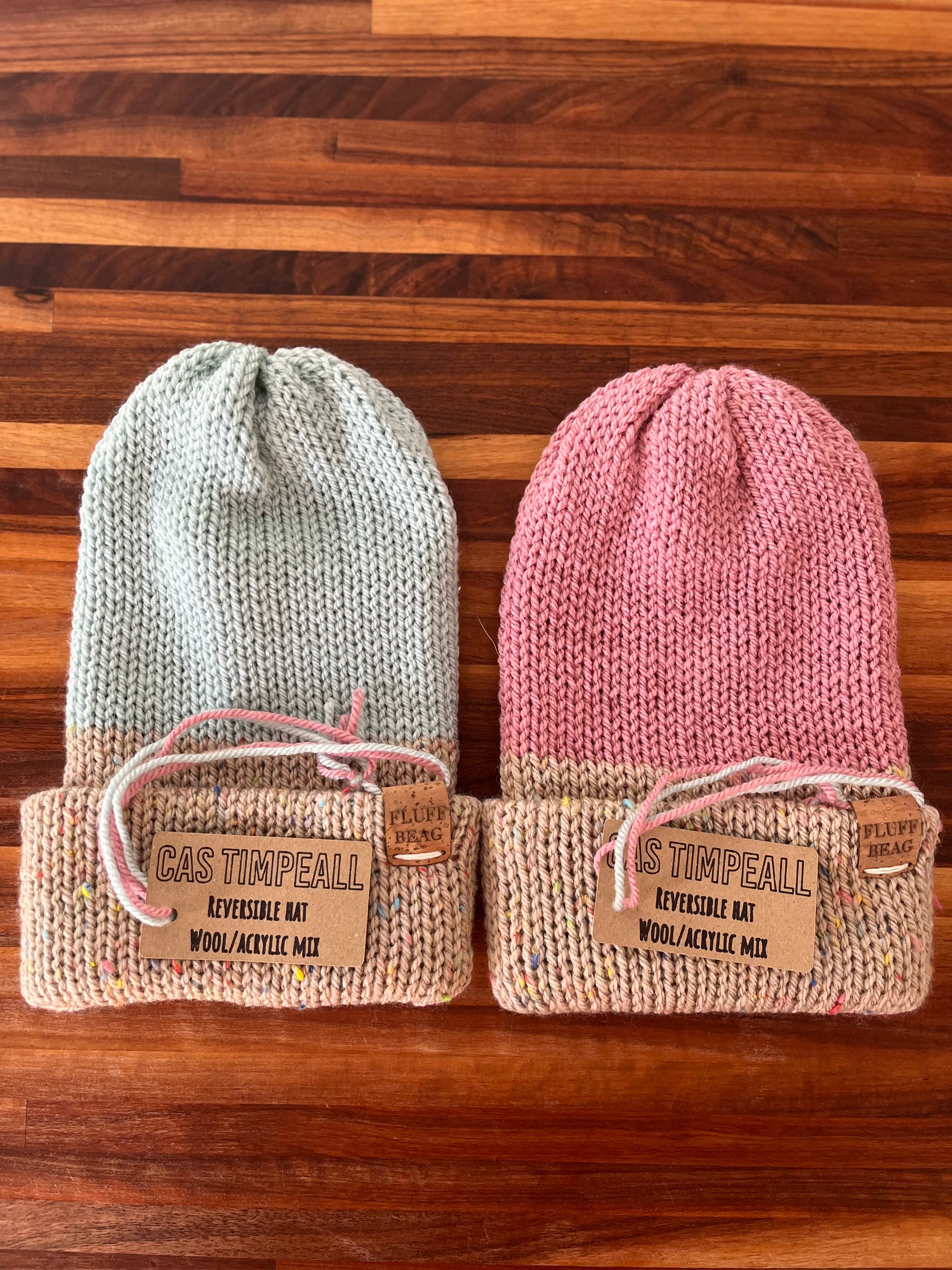 Cas Timpeall Reversible Hat - Grey / Rose
