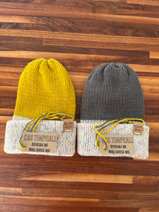 Cas Timpeall Reversible Hat - Mustard / Grey